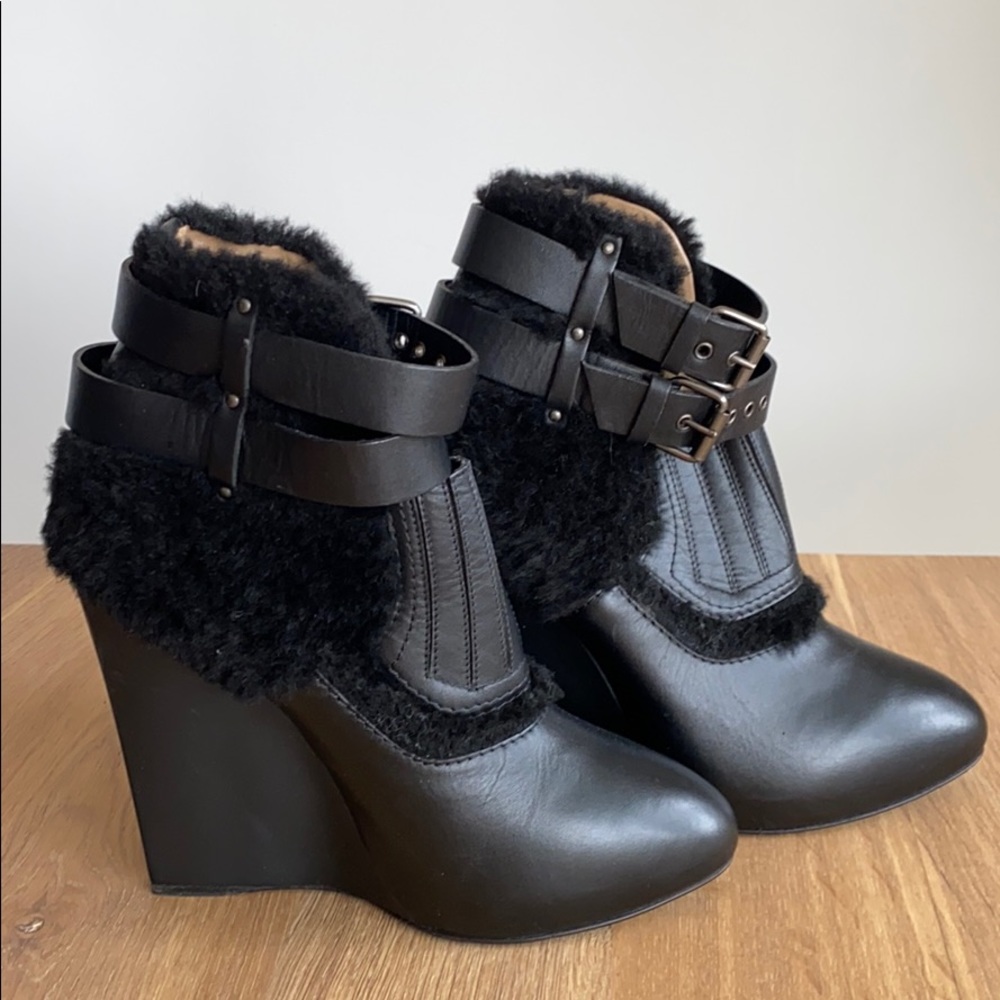 Vero Cuoio Black Leather Shearling Bootie